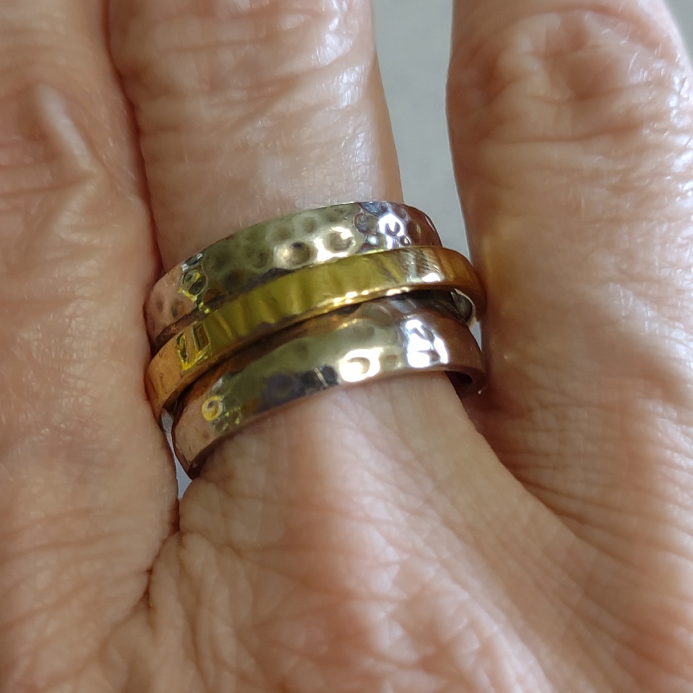 Elegant Silpada 925 STERLING silver and Goldtone Hammered Ring